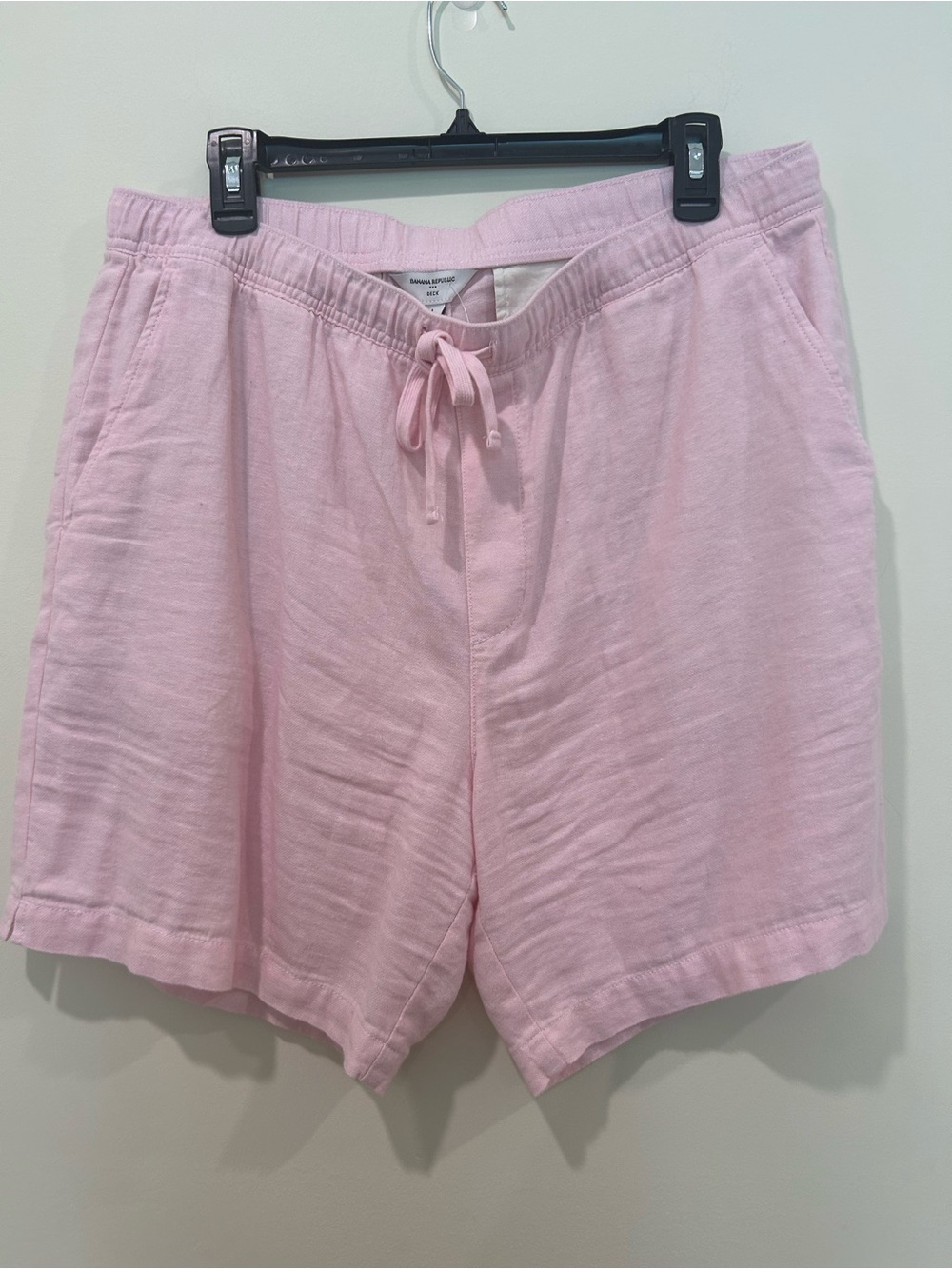 Banana Republic Men’s Drawstring Linen-Blend Shorts